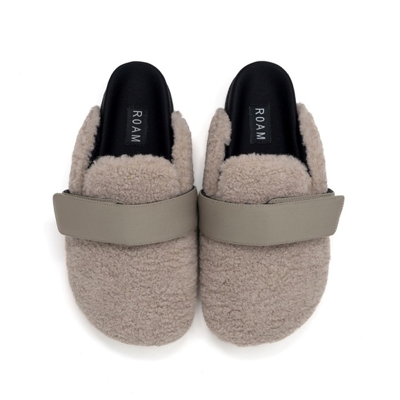 Roam Fuzzy Loafer Mule in Cement Faux Shearling